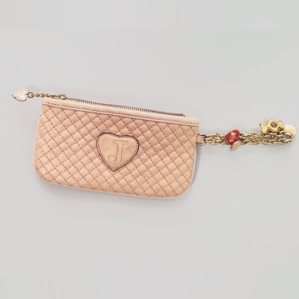 Juicy wristlet